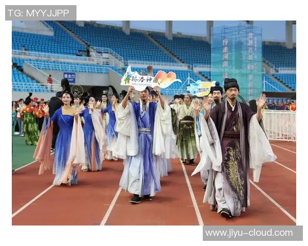 当世界足球巨星身着汉服走上绿茵场展现东西文化交融之美