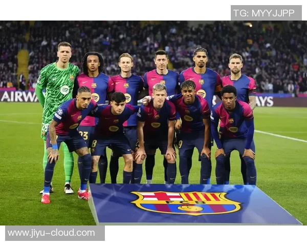 足球巨星闪耀赛场，重新定义历史与传奇的巅峰之路