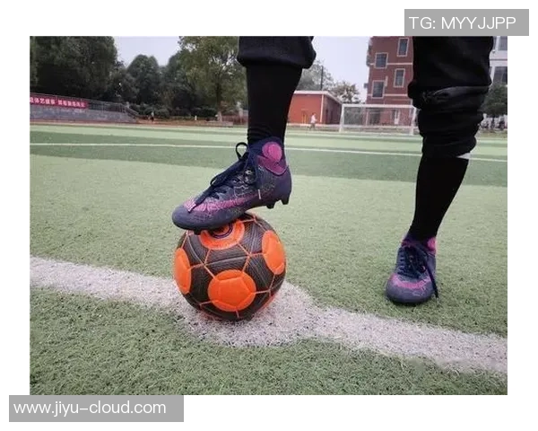 追逐绿茵梦与偶像光芒一起闪耀的足球星迷网名大全